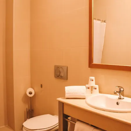 Szálloda Vitoria 2*